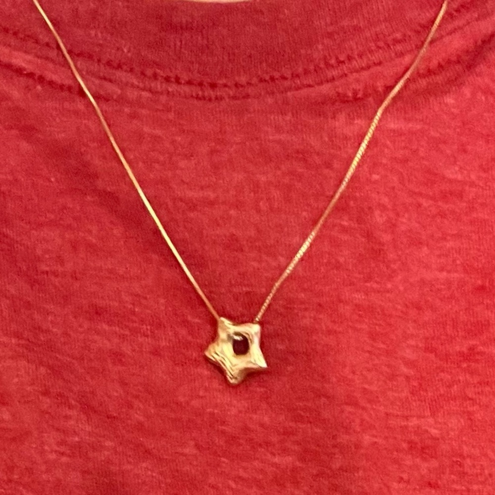 SOLID 14KT GOLD Textured Star Charm - Picture 12 of 13